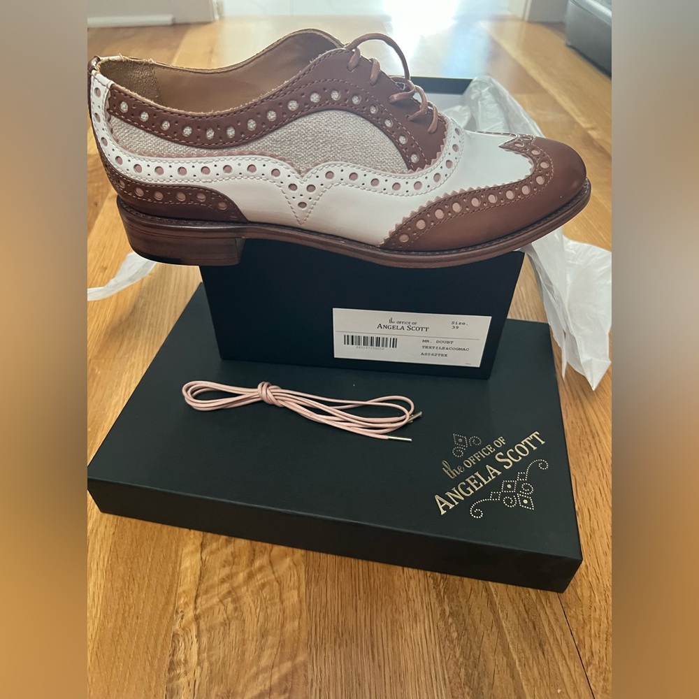 Angela Scott MR. DOUBT Size 39